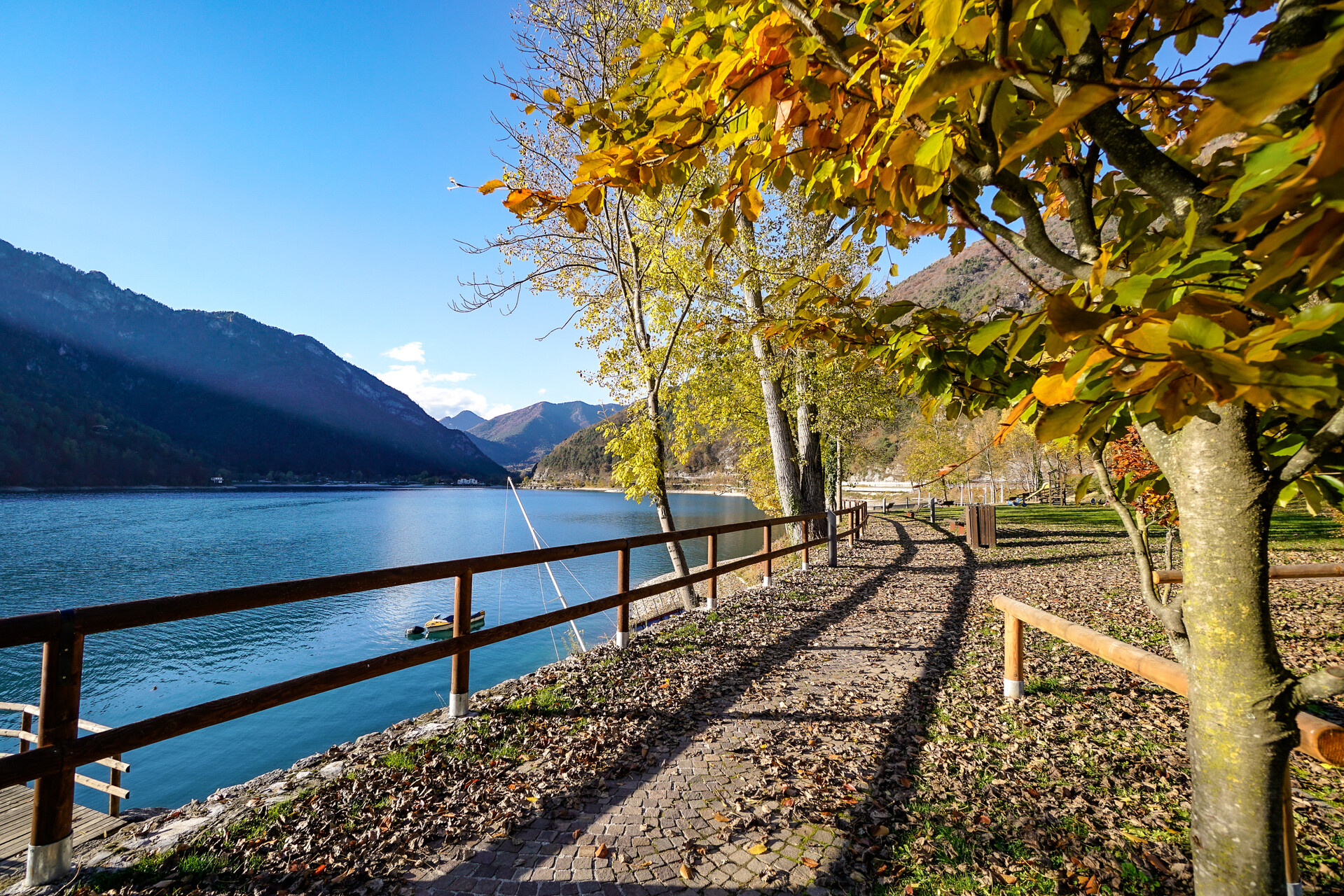 2175_ValleLedro_autunno©2015RobertoVuilleumier.jpg